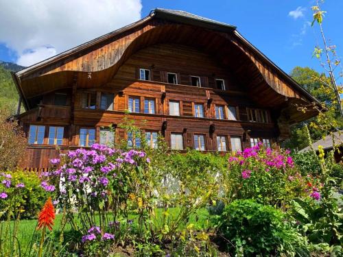 Latterbach House | Swiss Mountain-Valley View Lodge