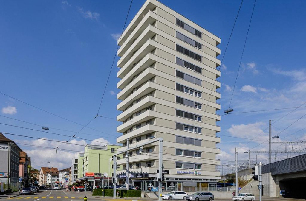 Oerlikon Apartment | Swiss Star Tower - Self Check-In
