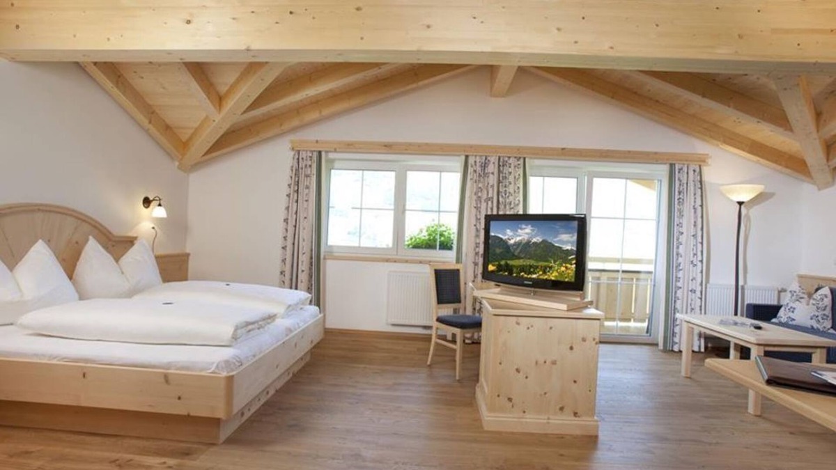 Schonbach House | Swiss stone pine suite - Hotel Grundlhof
