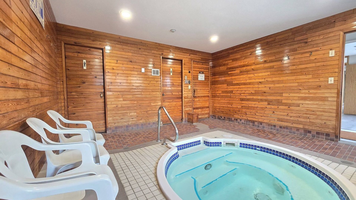 Golden Hotel | Swiss Village Inn