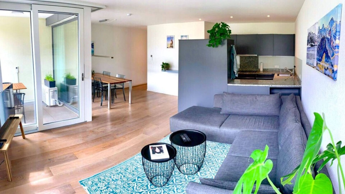Unterseen Apartment | SwissHut Modern 10min Interlaken West Station - Apart. Blume 1