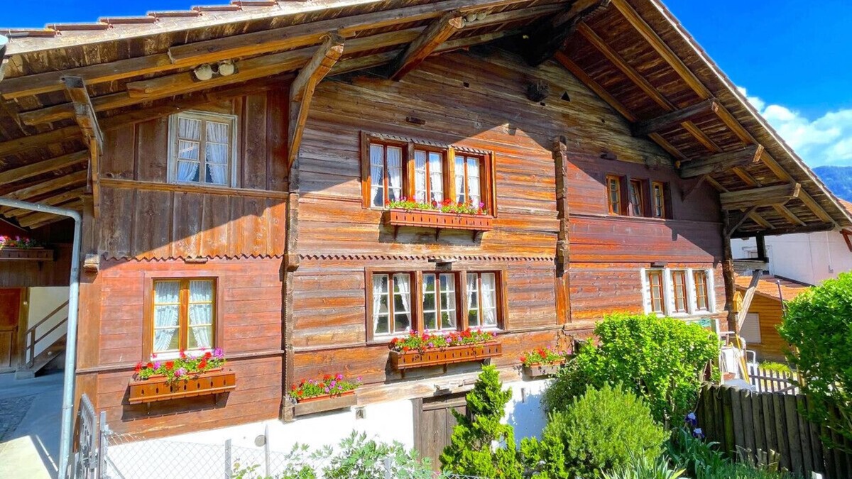 Darligen Apartment | SwissHut Stunning Views Alps & Lake - Chalet Erli