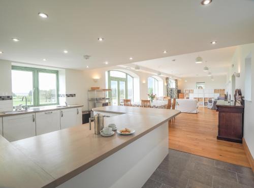 Tregaron House | Swydd Long Barn Swyddffynnon