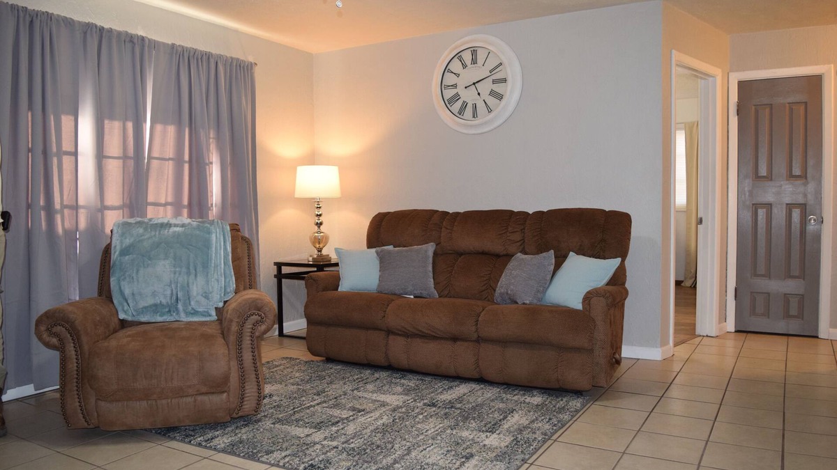 Roswell House | Sycamore Home Stay & Rest in Roswell