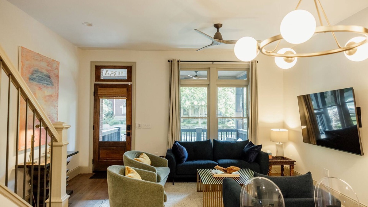 Downtown Columbus House | Sycamore I *3 EnSuites *Games *Free Parking *OSU 1/2mi