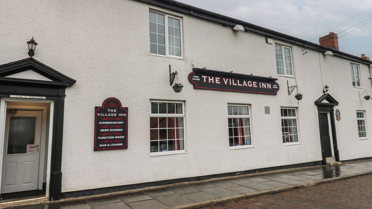 Murton Cottage | SYCAMORE ROOM, pet friendly, with a garden in Murton, County Durham