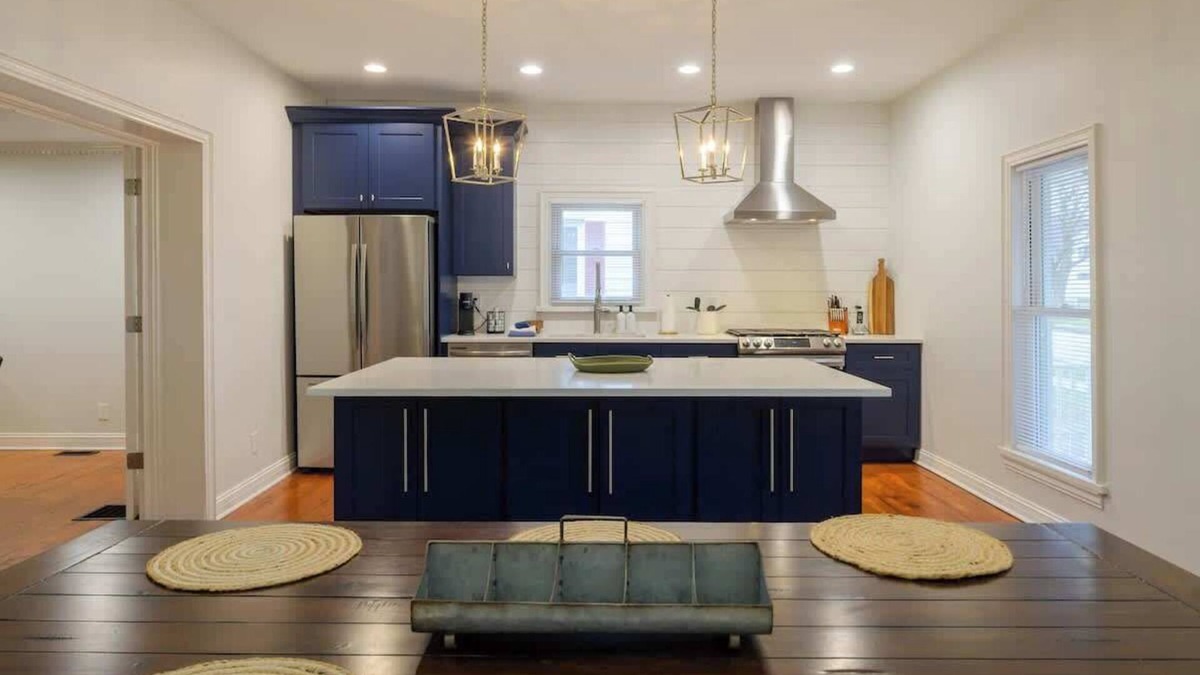 Three Oaks House | Sycamore Suites-Entire Home Steps from Journeyman