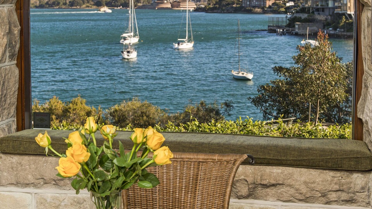 Cremorne Point Apartment | Sydney Harbourfront Apartment – Opera House, Harbour Bridge & City Skyline Views