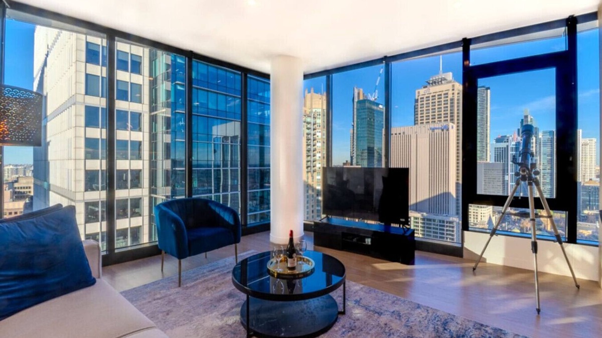 Sydney Central Business District Apartment | Sydney Luxe Observatory Home | City, Pool & Gym