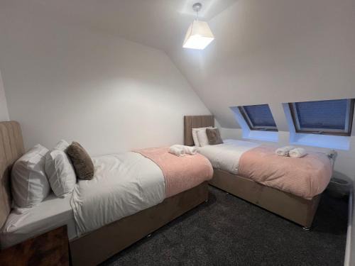 Leicester Apartment | Syster Properties Spacious Glen Meadows Sangha Close
