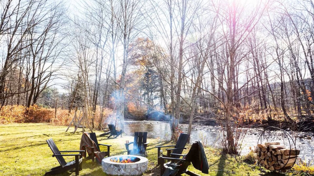 Stowe Area Hotel | Tälta Lodge, a Bluebird by Lark | 4 Deluxe Rooms w/Double Queens | Free Coffee