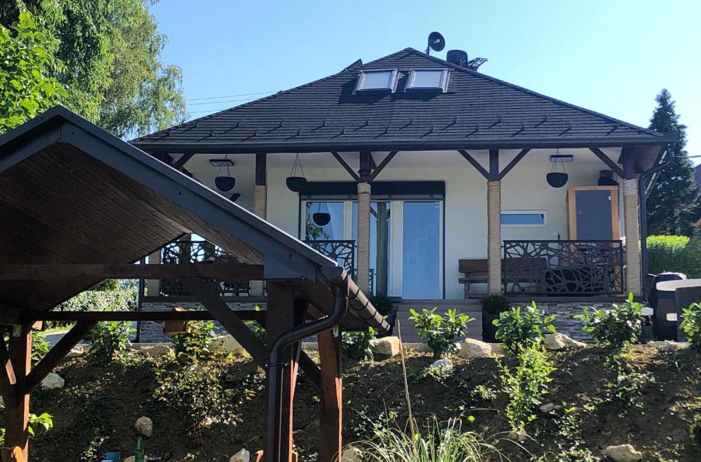 Kustanszeg Villa | Tó Kincse Vendégház