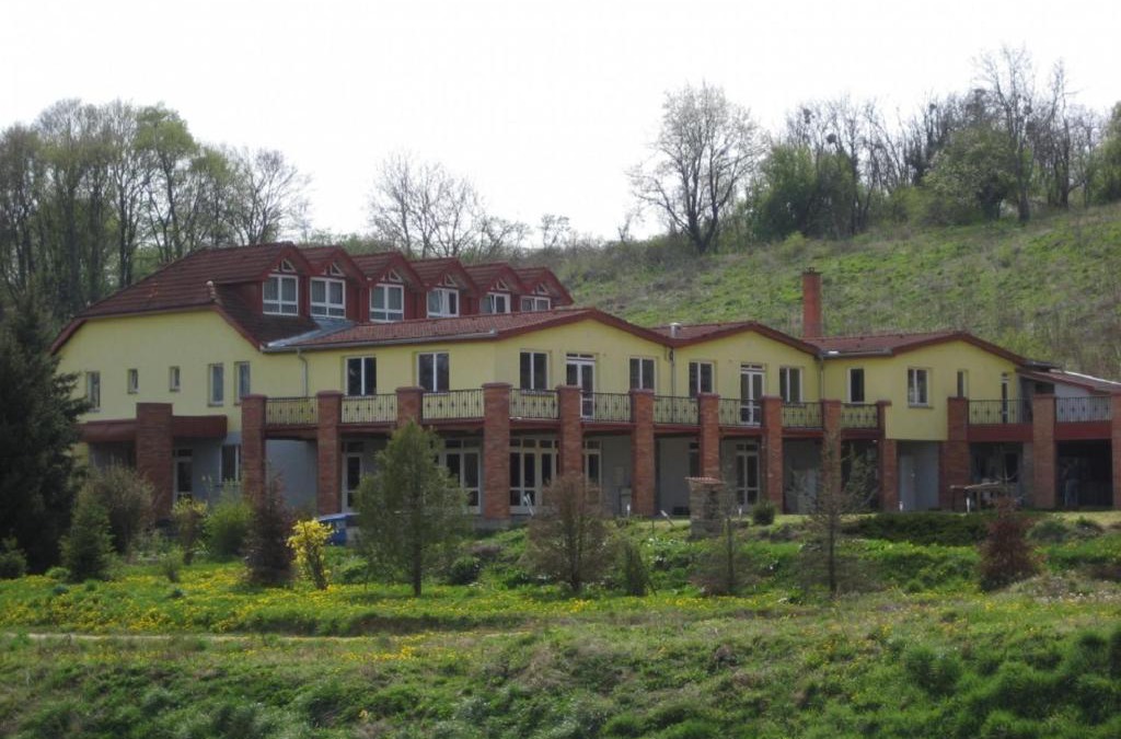 Hedrehely Bed & Breakfast | Tüttös vendéghàz