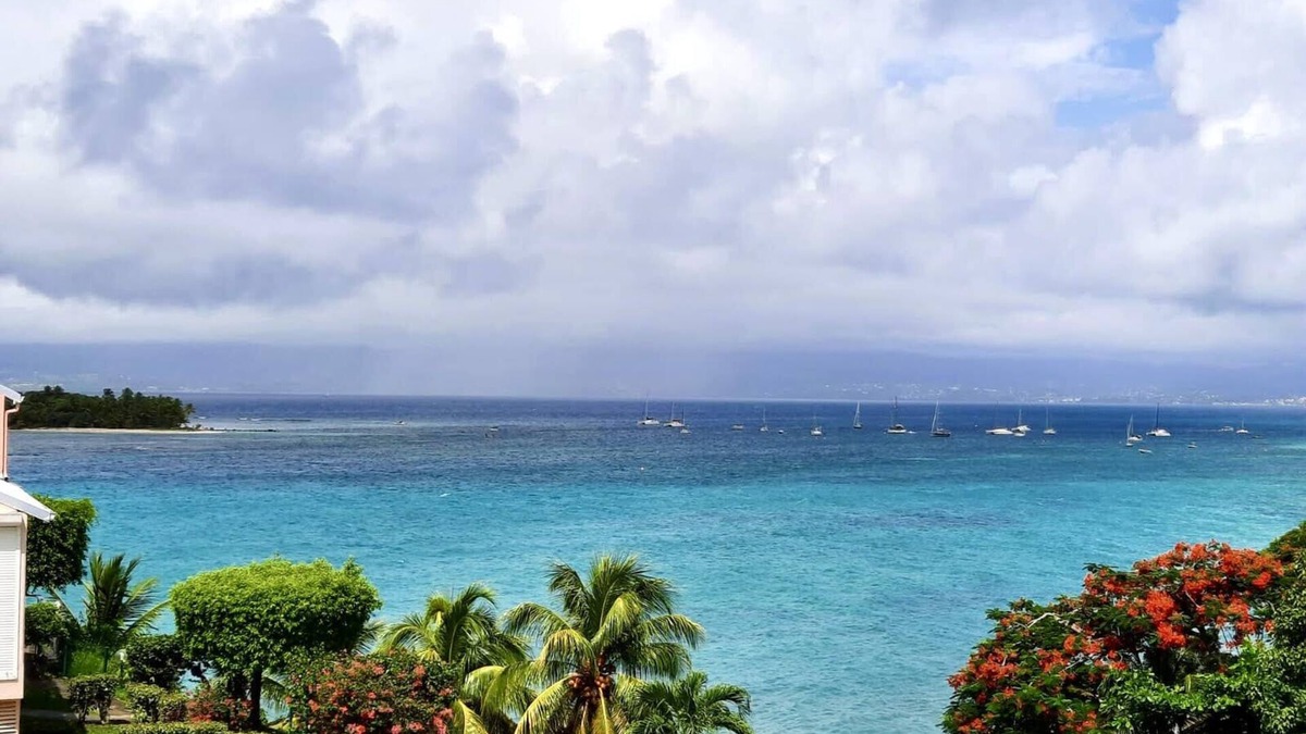 Perinet Apartment | T 3 with view of ilet Gosier and Basse Terre