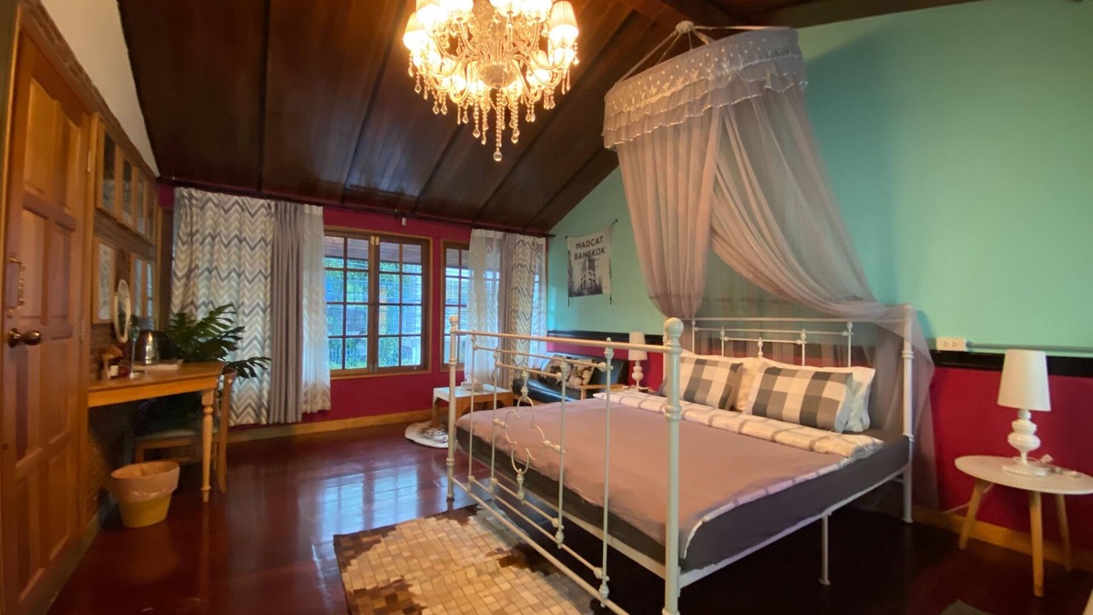 Khlong Tan Nuea House | T-house Bkk - 6BR Max15people private house with swimming pool, Bangkok Thailand