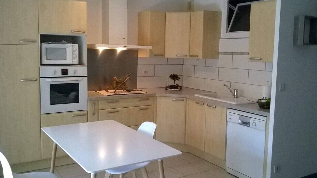 Meze Apartment | T1 apartment for weekly rental (60m2) Méze 15 "from Balaruc and Sete