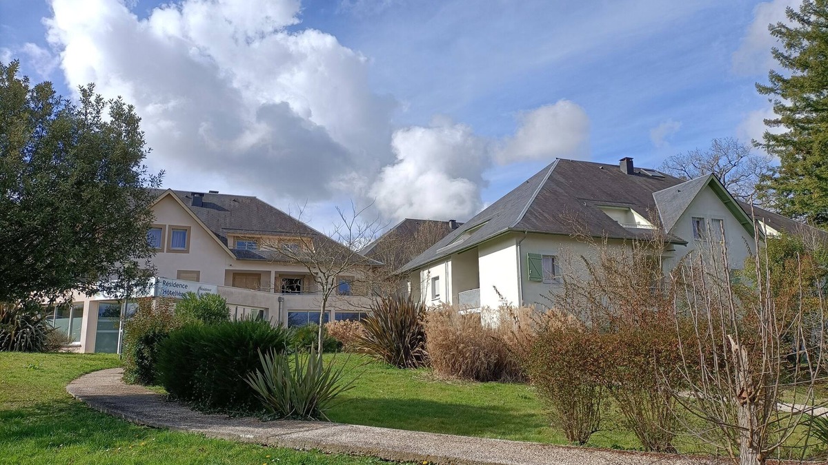 Salies-de-Bearn Apartment | T1 BIS B37 WITH TERRACE IN RESIDENCE WITH SWIMMING POOL