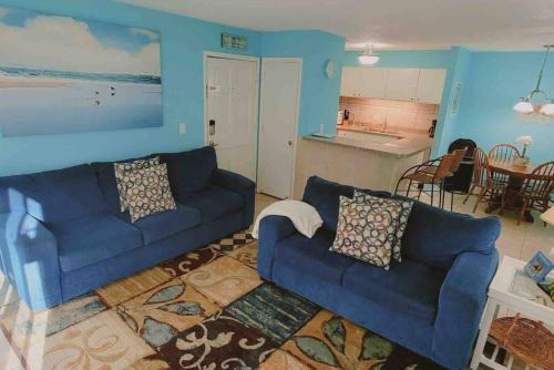 Saint Simons Island House | T11 Downstairs King Bed Ocean Walk Resort close to tennis courts and back pool