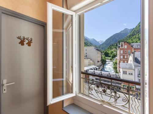Cauterets Apartment | T2 avec vue sur village et montagnes à Cauterets - FR-1-401-300