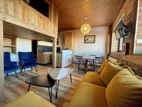 Courchevel Apartment | T2 cabine Courchevel avec accès piste, parking et wifi - FR-1-514-22