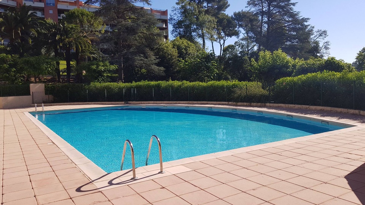 La Bocca Nord Apartment | T2 CANNES LA BOCCA 50M2+PRIVATE PARKING, SWIMMING POOL, TENNIS GOLF COURSE