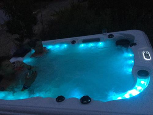 Launaguet Apartment | T2 climatisé baignoire terrasse Jacuzzi Piscine Sauna