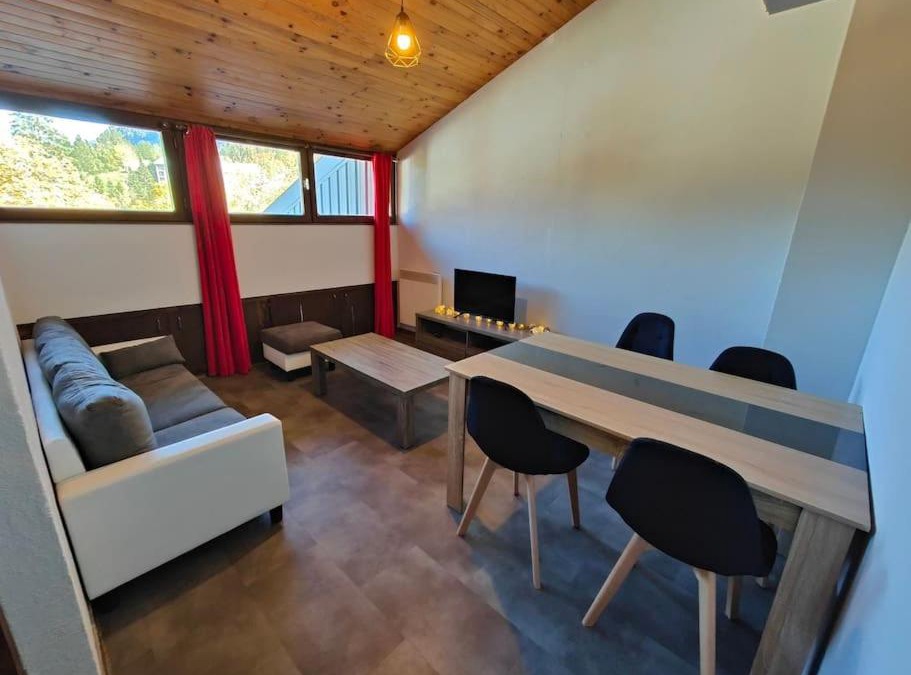 Mijoux Apartment | T2 duplex au pied des pistes
