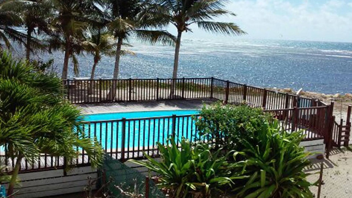 Sainte-Anne Apartment | T2 feet in the sea view water - New on Sainte Anne
