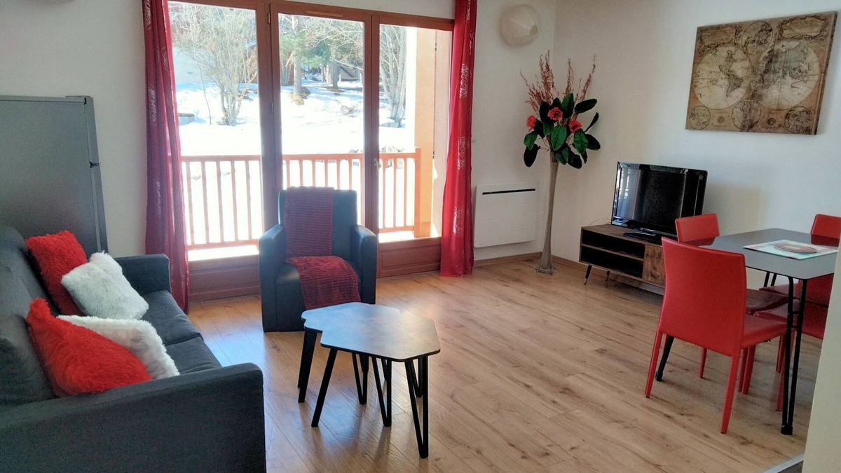 Formigueres Condo | T2 formiguères 40m2 crossing with terrace (pets welcome)