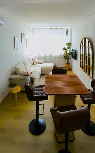 Centre-Ville Apartment | T2 neuf, climatisé - Hyper centre de Saint-Pierre, mer 4 minutes a pied