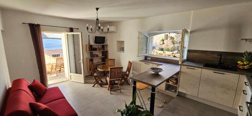 Olmeto Apartment | T2 typique au cœur du village et vue sur le Golfe