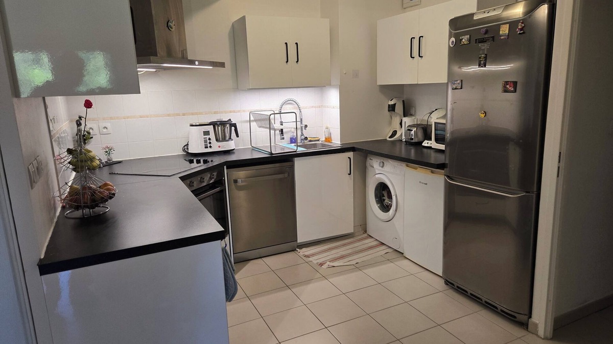 Cournonsec Apartment | T3 apartment in a quiet residence between sea and garrigue