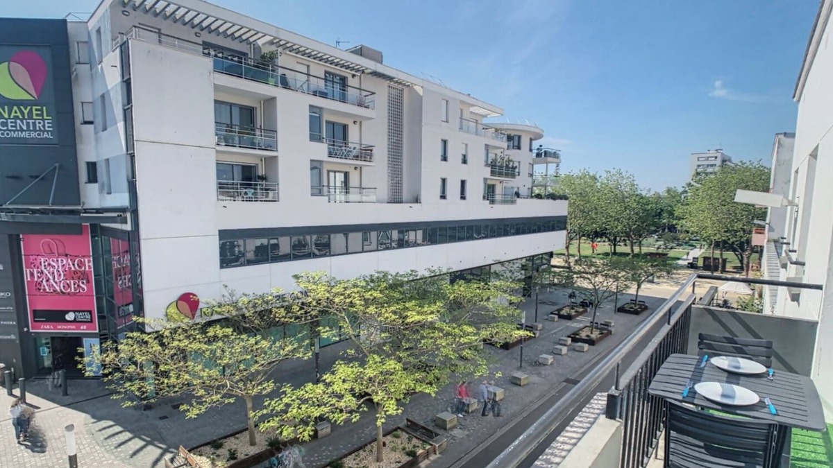 Lorient Apartment | T3/HYPERCENTRE/Balcony/Parc Jules Ferry