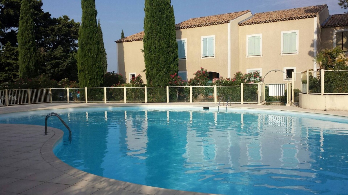Sainte-Cecile-les-Vignes Villa | T3 luxury residence with swimming pool in the heart of the vineyards
