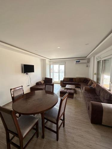 Bir El Djir Apartment | T5 spacieux et lumineux