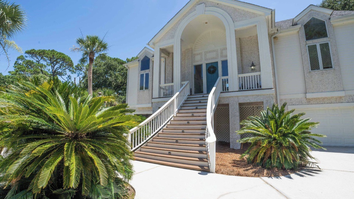 Saint Helena Island House | Tabby on the Tee - Four Bedroom House, Sleeps 15