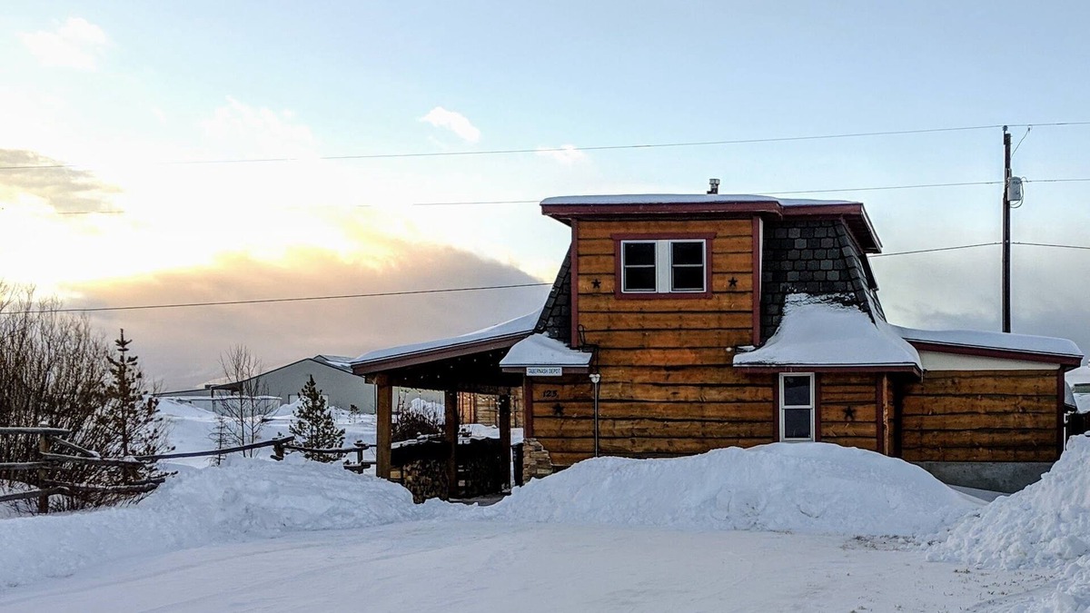 Tabernash House | Tabernash Depot: Cozy, Character & Convenience!