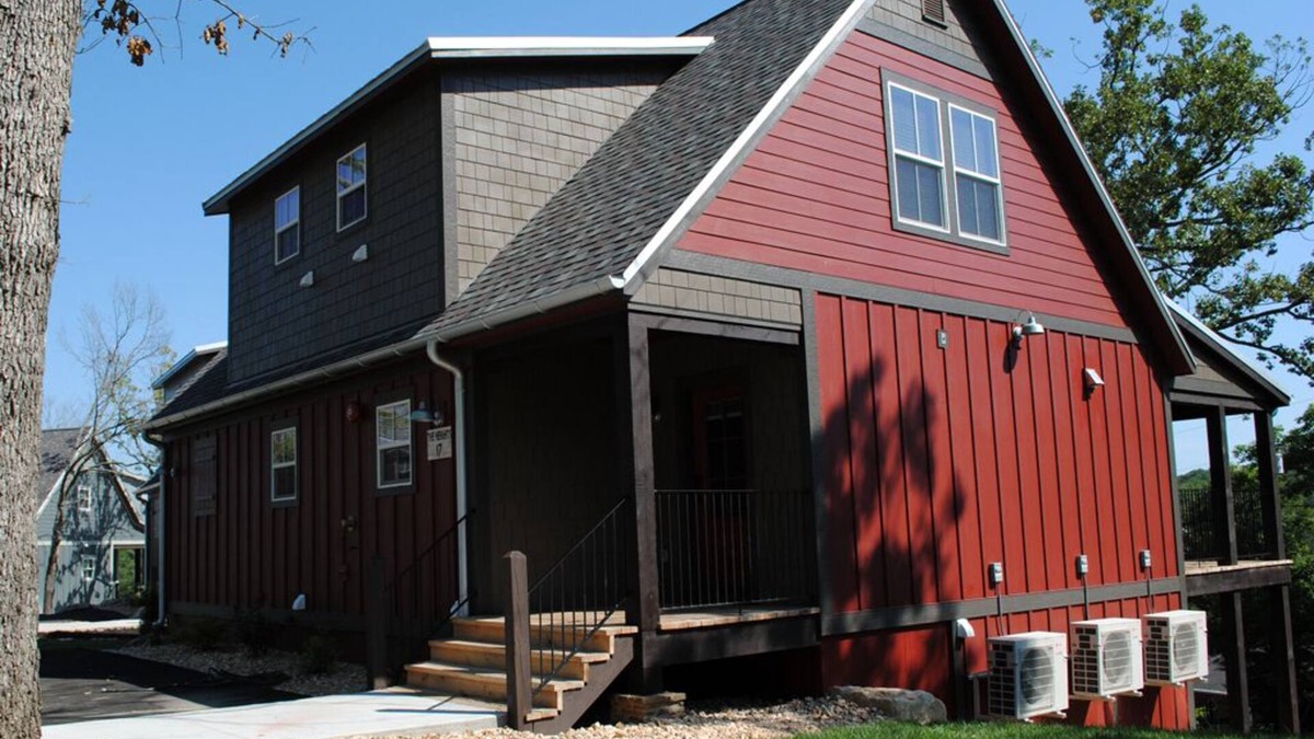 Kimberling City Cabin | Table Rock Lake, Sleeps 14, Hot Tub, Getaway
