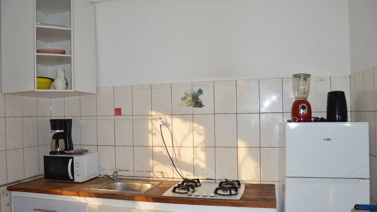 Kribi Apartment | Tahiti-Apartment-Family-Ensuite with Shower-Garden view