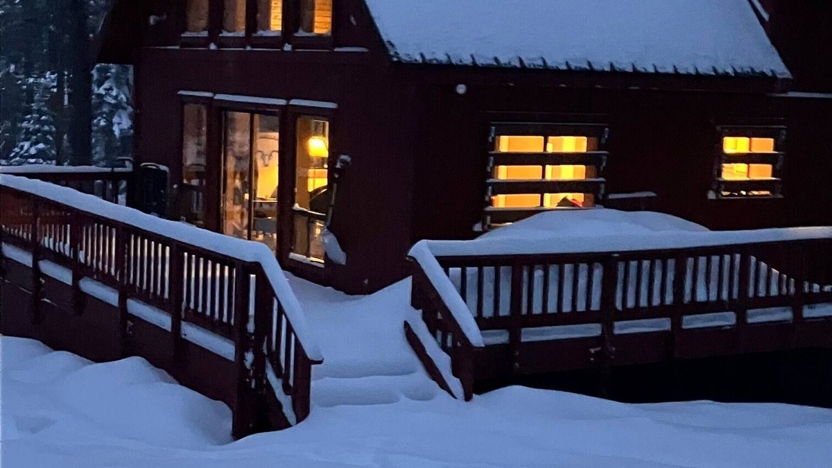 Serene Lakes Cabin | Tahoe area Cabin, Pet Friendly, 3 miles to Sugar Bowl, On x-country ski trail