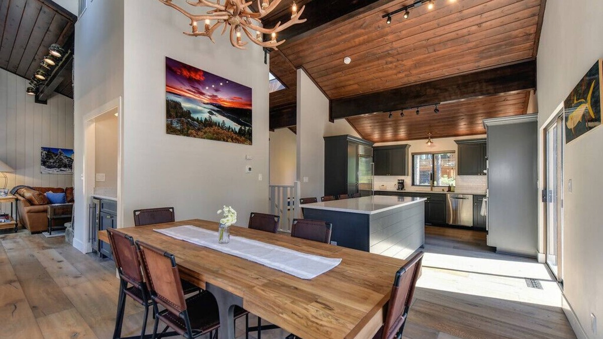 Lake Forest House | Tahoe City Dollar Point Luxury - with Lake View/Hot Tub & AC