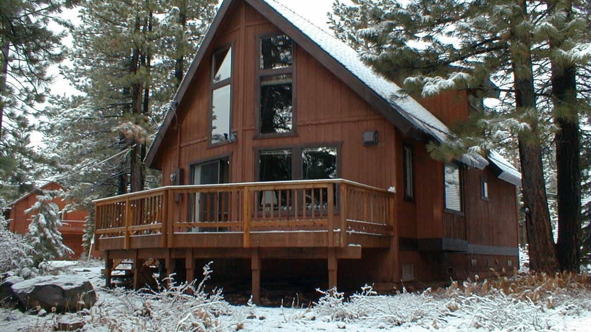 Truckee Cabin | Tahoe Donner Family Cabin 2 bedroom + huge loft