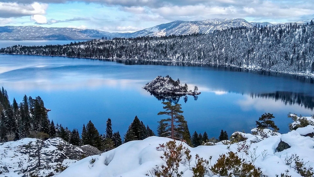 Upper Kingsbury House | Tahoe Family Getaway – Secluded 3 BDR Close to Lake, Skiing & Entertainment