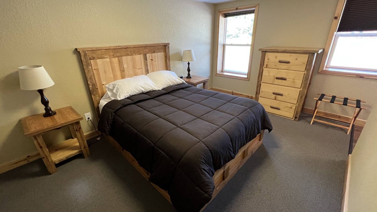 Paradise Hotel | Tahquamenon Suites Lodging - One-Bedroom Suite # 2