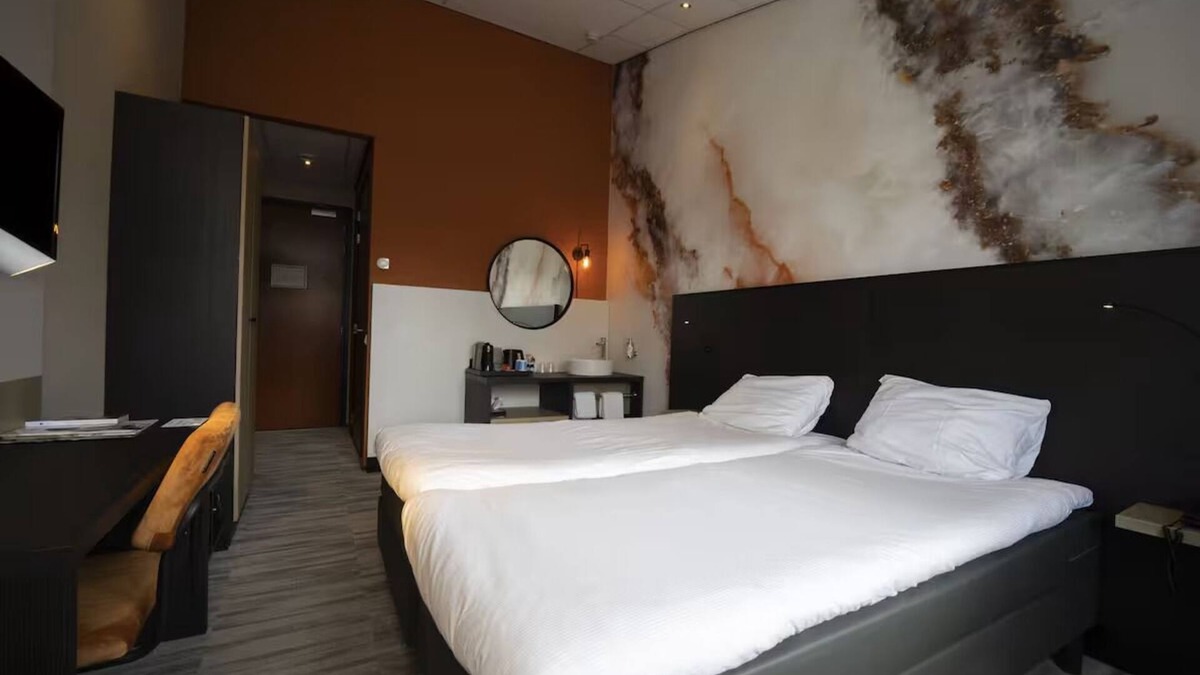 Mill Hotel | Take a Breather in Nature with On-Site Restaurant and Bike Rental!