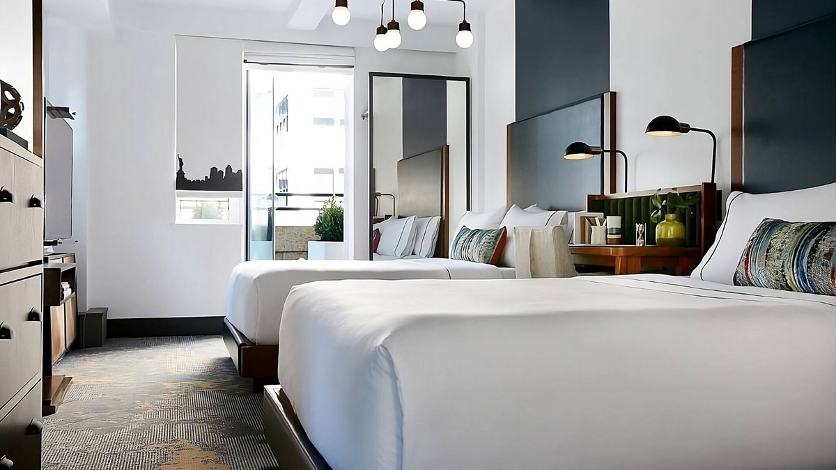Midtown East House | Take The Family On A Trip! 4 Convenient Units, Minutes to Museum of Modern Art!