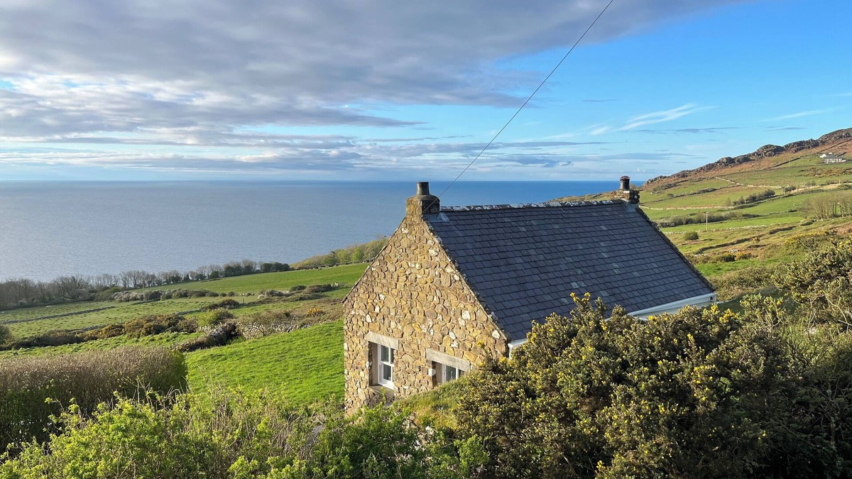 Mynytho Cottage | TALARFOR, romantic, character holiday cottage in Aberdaron