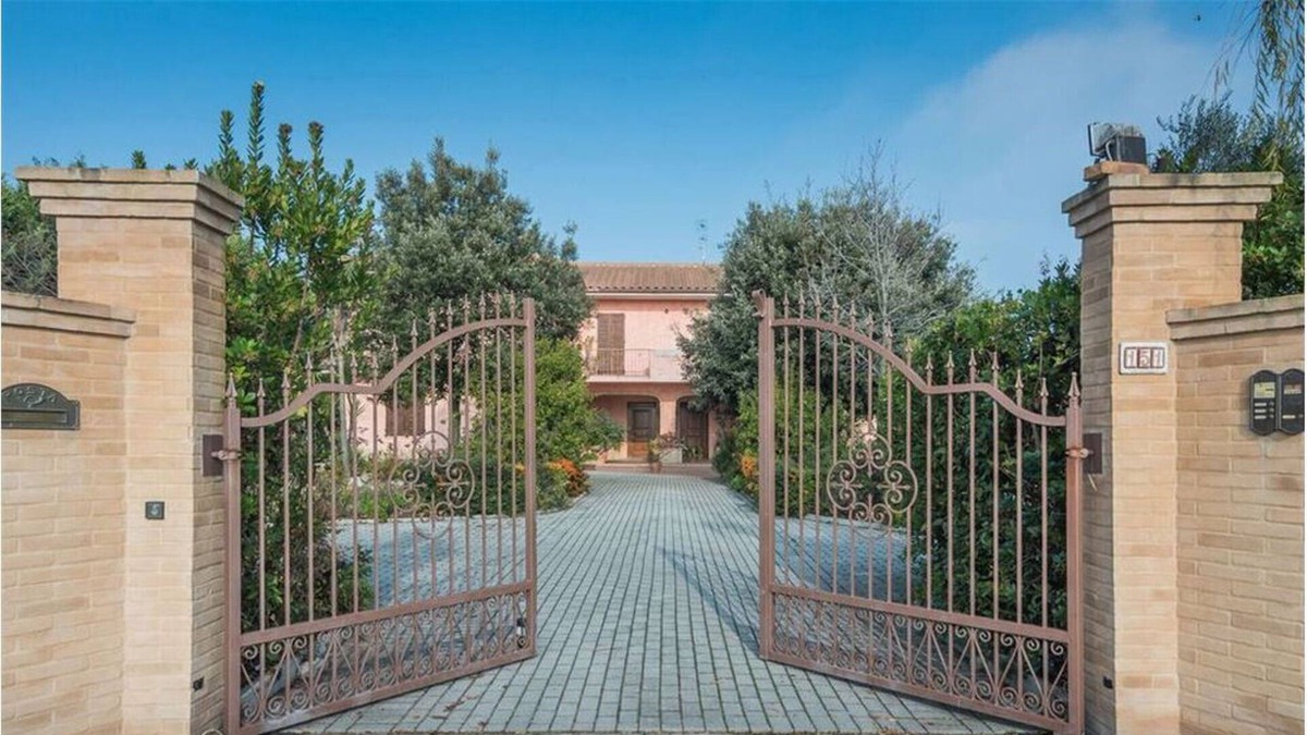 Castelfidardo Villa | TALIA stay "at Villa Rea