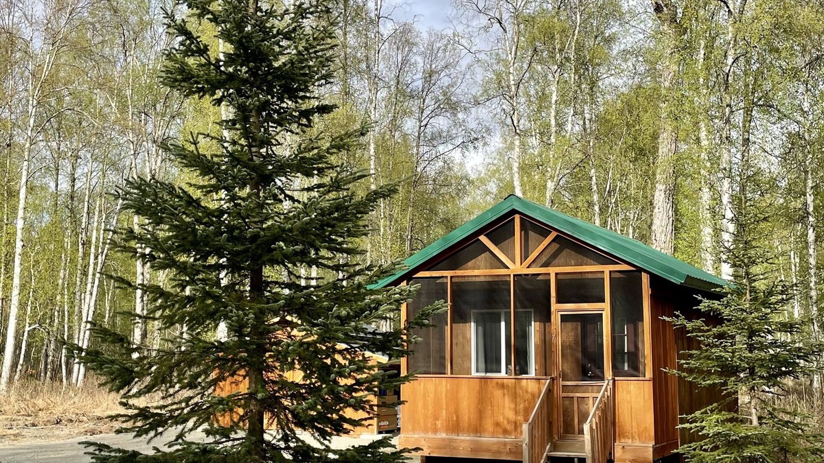 Talkeetna Cabin | Talkeetna Wilderness Lodge - Studio Cabin 6 - King Bed