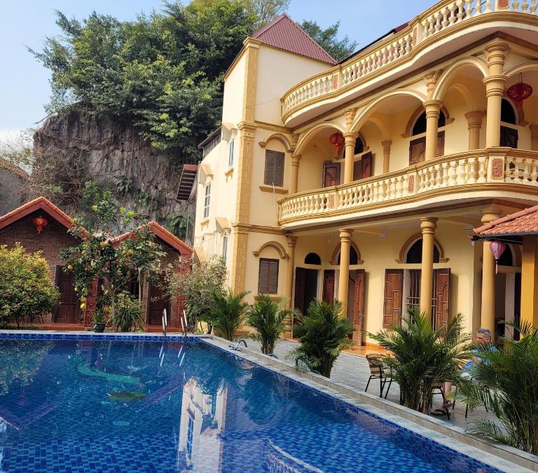 Hoa Lu House | Tam Coc Mountain Lake Homestay